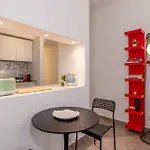 Appartement Modern One-bedroom Flat Near Corso Milaan