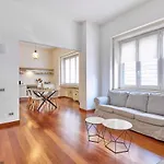 דירה Porta Nuova Luxury 8 Minutes From The Duomo, With Ac And Wifi מילאנו