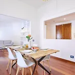דירה Porta Nuova Luxury 8 Minutes From The Duomo, With Ac And Wifi מילאנו