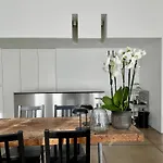 Urban Retreat Minutes Away From Duomo Cathedral *