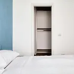 Just Urban - Elegant 1-br Flat In Solari Area - 2 Min Metro M4 Apartment Mailand