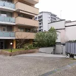 Lägenhet Elegant One Bedroom Bocconi