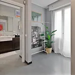 Modern And Particular In The Center Mailand