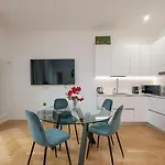 I-host - Bright 1br With Balcony In *