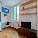 Casa Altaguardia Porta Romana Metro M3 Lägenhet