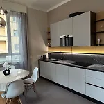 Leone 44 Fd Metro Tolstoi *