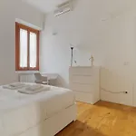 Guesthost - M5 Isola Cozy Apartamento Milão