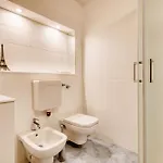 아파트 Just Urban - Refined In Life 2 Min M1 E M5 Metro *