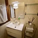 Bocconi Comfort Διαμέρισμα *