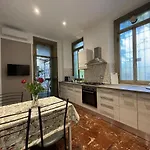 New One-bedroom With Terrace In The Nolo Area, Metro 1 Rovereto Stop Apartamento Milán