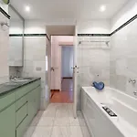 شقة 4 Min From Porta Genova Station With Whirlpool