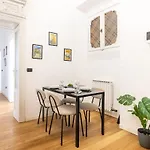 Duomo 7 Min - Design With Parking Apartman *