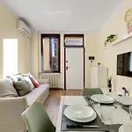 Apartment Modern 10 Min To Duomo, M3 Rogoredo