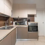 Via Ovada 5 * Milánó