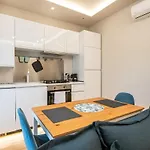 Ht Maison Angera Appartement