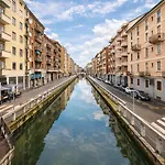 Design In Legno & Atmosfera Calda Bilocale 20m Dai Navigli Apartment