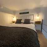 The Loft In The Yard Apartment *
