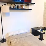 2-level Designer Loft In Isola District Апартаменты