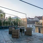 Bright Top-floor With Private Terrace * ميلان