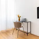 Duomo 7 Min - Design With Parking Apartman *