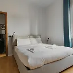 Guesthost - Cozy In Dergano Apartment Milan