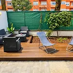 Bed & Garage In