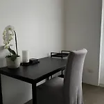 Urban Retreat Minutes Away From Duomo Cathedral 米兰