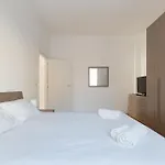 Guesthost - Certosa Cozy Flat With Balcony * ميلان