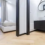 Olympics 2026 Boutique Flat Steps From Duomo Milan