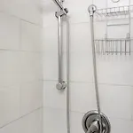 Stylish Flat Near Duomo - Metro 50 M - 4 Guests דירה מילאנו