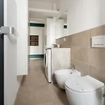 Lambrate - Corti - Bilocale Con Ampio Balcone