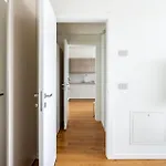 The Luxe Naviglio - 5 Min From Metro M4 Frattini