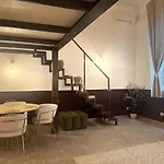Апартаменты Acasadiimma Loft Elegante A 2 Min Da Metropolitana Porta Romana Con Wifi, Corte Interna