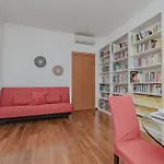 Apartman Stylish Near Duomo, Near Metro, Balcony Milánó