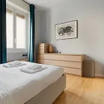 Guesthost - Cozy In Dergano Apartment Milan