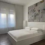 Urban Retreat Minutes Away From Duomo Cathedral 公寓 米兰