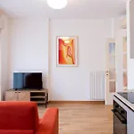 Elegant One Bedroom Bocconi Lägenhet *