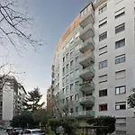 Modern And Particular In The Center Apartment *