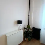 Designed Overlooking San Siro Апартаменты Милан