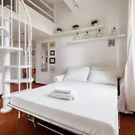 아파트 Just Urban - Refined In Life 2 Min M1 E M5 Metro
