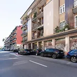 Guesthost - Stylish Flat In Navigli District Apartamento Milán