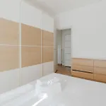 Guesthost - Stylish Flat In Navigli District