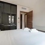 Guesthost - Bullona Apartment *