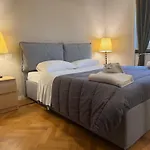Easy Italy Duomo Apartment