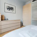 Guesthost - Cozy In Dergano Apartment