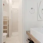 Apartamento Guesthost - Lovely In Maggiolina Milão