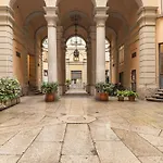 شقة Comfort Steps From The Duomo - Metro Right Outside *