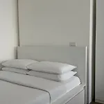 Urban Retreat Minutes Away From Duomo Cathedral *