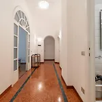 4 Min From Porta Genova Station With Whirlpool Apartman