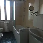 דירה 15 Min From The Cathedral, Spacious, Bright, Elevator, Wi-fi